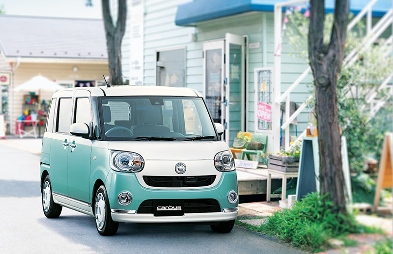 ムーブキャンバス通常でも大き目の荷物を載せることができますが、後席をアレンジすれば使いやすそうな荷室が現れ、更に大きなわスーツケースなども楽に積載可能です。