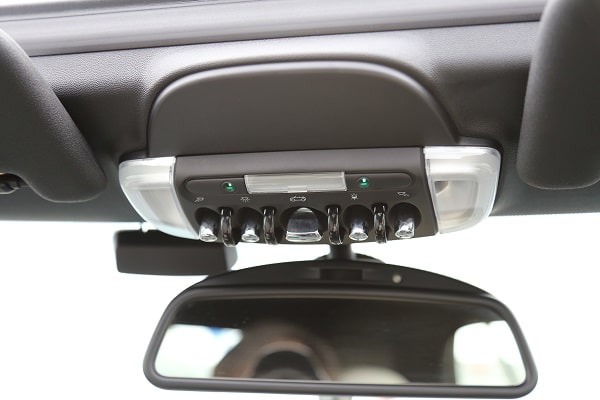 スイッチ一つで自動で楽々オープンが可能!